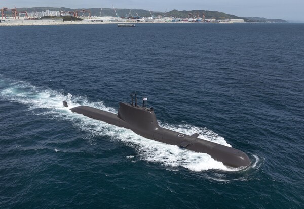 HD현대중공업이 건조해 2016년 대한민국 해군에 인도한 장보고-Ⅱ(214급) 잠수함 ‘윤봉길함’의 시운전 모습. [출처= HD현대중공업]