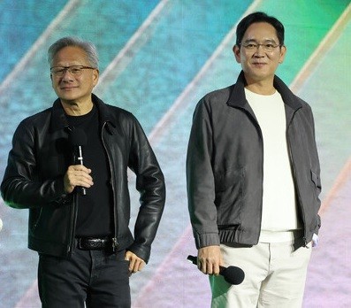 젠슨 황 엔비디아 최고경영자(CEO)가 30일 서울 강남구 코엑스에서 열린 엔비디아 지포스 게이머 페스티벌에서 인사말을 하고 있다. [출처=연합]