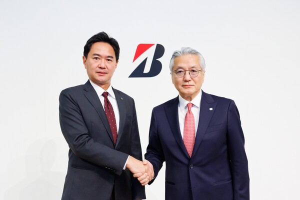 브리지스톤 신임 글로벌 CEO 모리타 야스히로(왼쪽)와 이시바시 슈이치(오른쪽) [출처=브리지스톤]