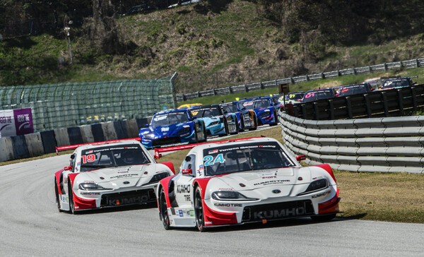 금호SLM의 이창욱과 노동기 [출처=슈퍼레이스]