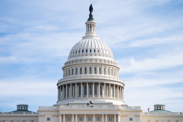 미국 연방정부 셧다운 사태가 최장 기록을 세웠다. 사진은 워싱턴 국회의사당. [출처=연합뉴스]