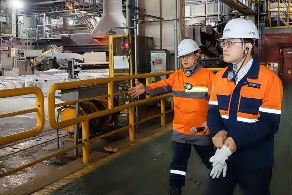 포항제철소를 방문 하고 있는 김정관 산업통상부 장관.[출처=산업통상부 ]