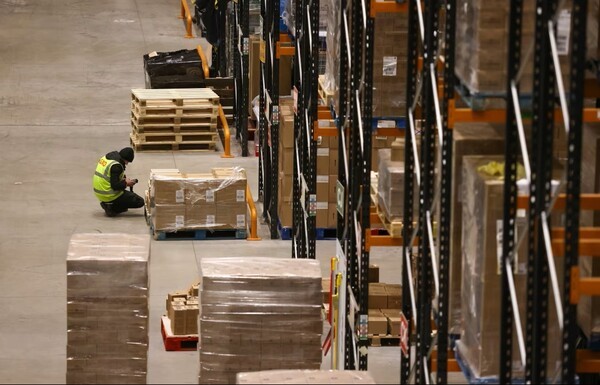 GXO 로지스틱스가 미국의 추가 관세부과 정책에 따라 해외무역지대 창고 확장에 나서고 있다. [출처=블룸버그]