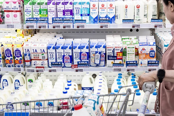 가공식품 중심의 식습관 변화와 외식·배달 의존도 확대, 불규칙한 식사 패턴이 맞물리며 생활습관병이 확산되는 상황에서, 우유가 일상 영양 균형을 보완하는 기초 식품으로 재조명되고 있다. [출처=우유자조금관리위원회]