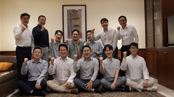 지난해 인도 현지 임직원과 만난 이재용 삼성전자 회장.[출처=삼성전자]