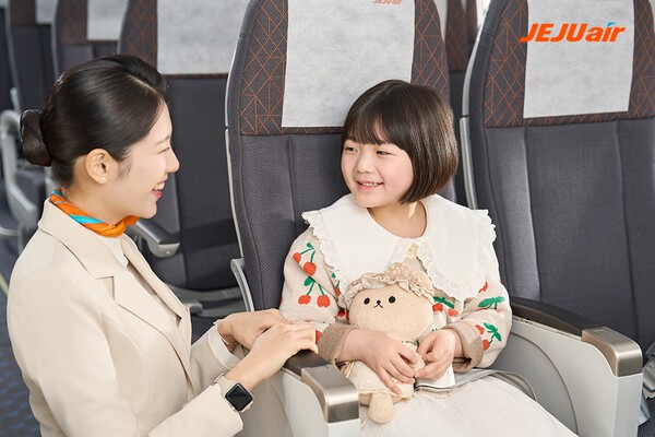 제주항공이 어린이 승객을 위한 ‘어린이 안심 케어 서비스’ 할인 행사를 진행한다.[출처=제주항공]