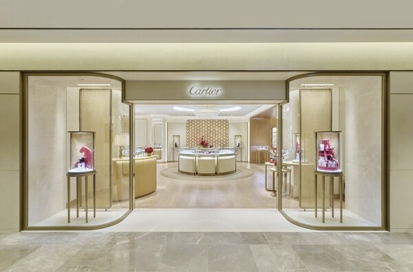 까르띠에는 지난 21일 신세계백화점 본점 더 리저브 1층과 지하 1층 두 개 층에 걸쳐 새 부티크를 오픈했다. [출처=까르띠에]