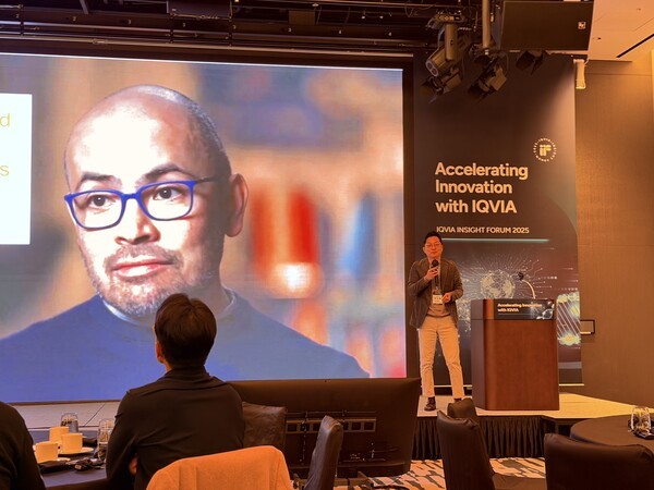 정수용 한국아이큐비아 대표가 ‘아이큐비아(IQVIA) 인사이트 포럼’에서 개회사를 진행하고 있다. [출처=김창권 기자]