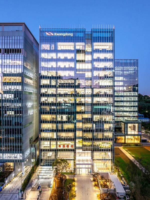 광동제약 신사옥 '광동과천타워' [출처=광동제약]
