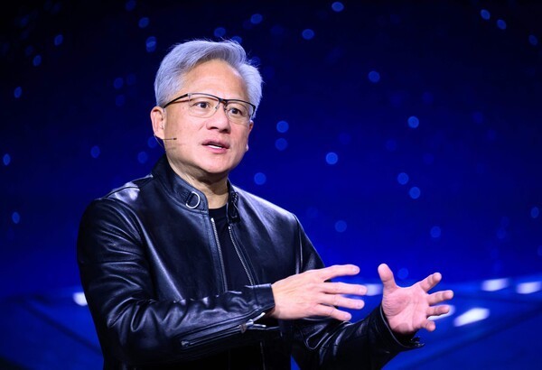 젠슨 황 방한 및 두산베어스 시구 관련 보도 이미지