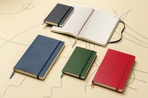 트렌디한 '한 해 기록'...몰스킨, 2025년 기록 스타일 - 뉴스 썸네일 이미지