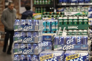 thumbnail - 오비맥주 구매팀 임원·납품업체 대표, 관세 포탈 혐의 일부 인정