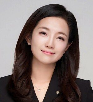 thumbnail - [EBN 칼럼] ‘콜마1차전’ 장남 승리→'주식반환' 2차전 끝은
