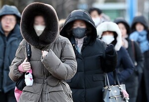 [날씨] 전국 <b>강추위</b>에 낮기온 0도 안팎…<b>서해안</b> 중심 <b>폭설</b> 경보