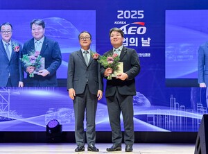 thumbnail - 대한항공, 한국AEO진흥협회 감사패 받아…'수출입 물류 발전' 공로