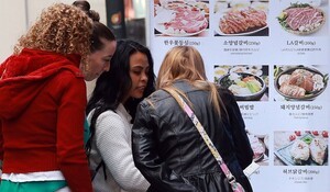 thumbnail - 李대통령 “K푸드, 전략 수출산업으로 키운다”…정부 지원 본격화