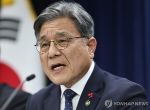 thumbnail - '종묘 앞 개발 논란 속' 허민 청장 