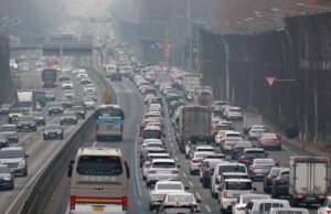 thumbnail - 안개·미세먼지 겹친 설 귀성길…서울→부산 6시간50분, 정체 본격화