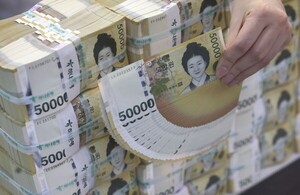 thumbnail - [EBN 오늘(12일) 이슈 종합] 삼천당제약이 쏘아올린 공, 국가채무 1300조 돌파 등