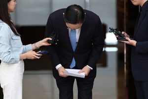 thumbnail - 이재용, 파업 앞두고 조기 귀국…6년 만의 대국민 사과 