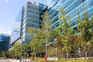 '넥스트 뮤' 찾던 웹젠, 드래곤소드 분쟁에 발목...겹악재에 흔들 - 뉴스 썸네일 이미지
