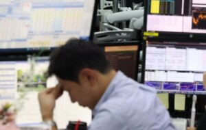 [EBN 데이터센터] 코스피, 외국인 '팔자'에 급락...차익실현에 대형주 약... - 뉴스 썸네일 이미지