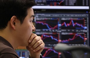 thumbnail - 국내주식 ETF서 첫 자금 이탈…7150억 빠질 때 해외형엔 3230억 몰렸다