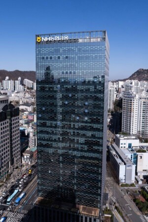 AI·반도체만 쫓지 않는다...농협금융 '농식품 투자 1조원' 승부 - 뉴스 썸네일 이미지