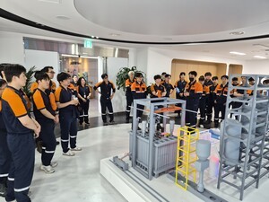 포스코, 철강+AI 전문가 키운다…사내 대학 교과 45% AI로 채운다