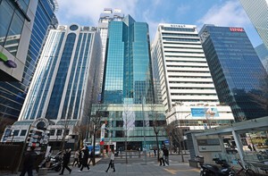 thumbnail - 퇴근 후 주식거래 시대 열렸는데…첫날부터 주문 '대혼선'